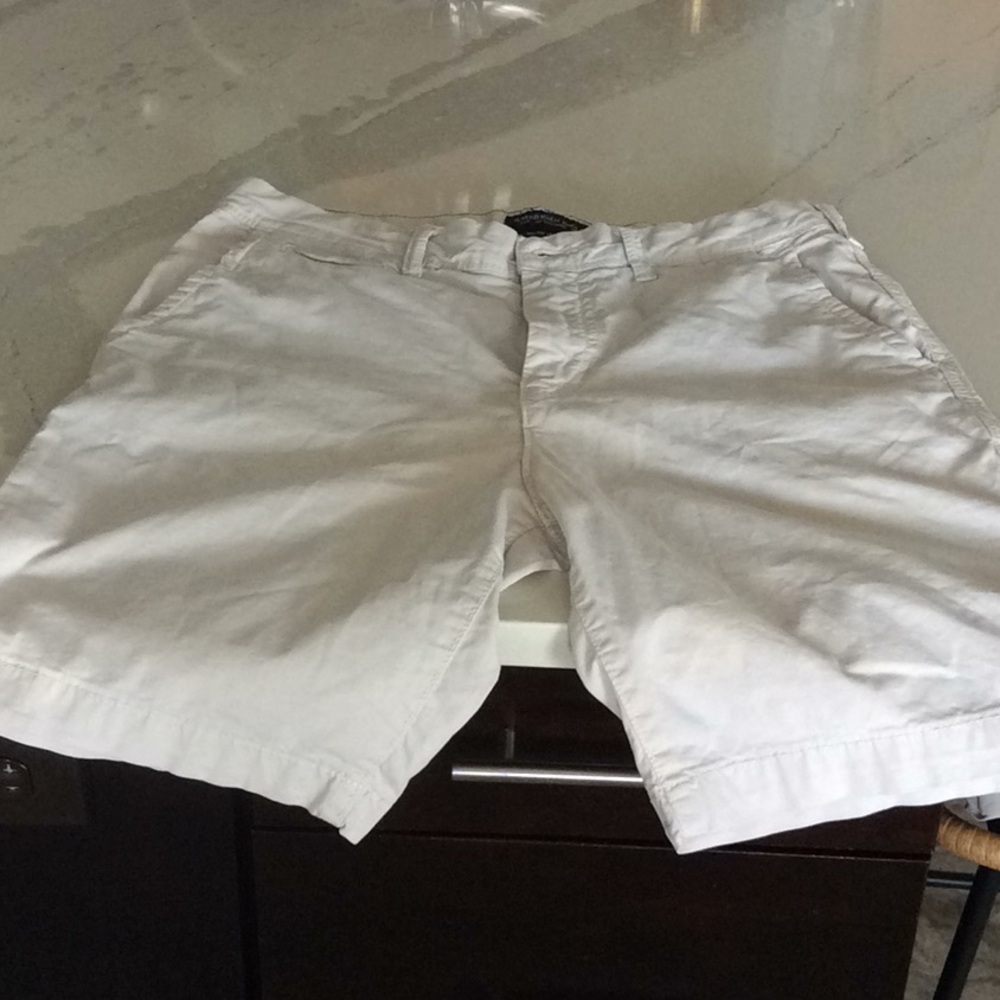 American eagle men’s shorts
